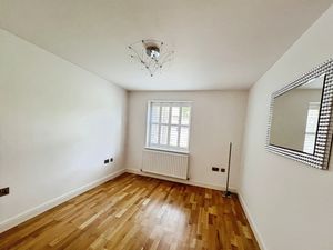 Bedroom - click for photo gallery